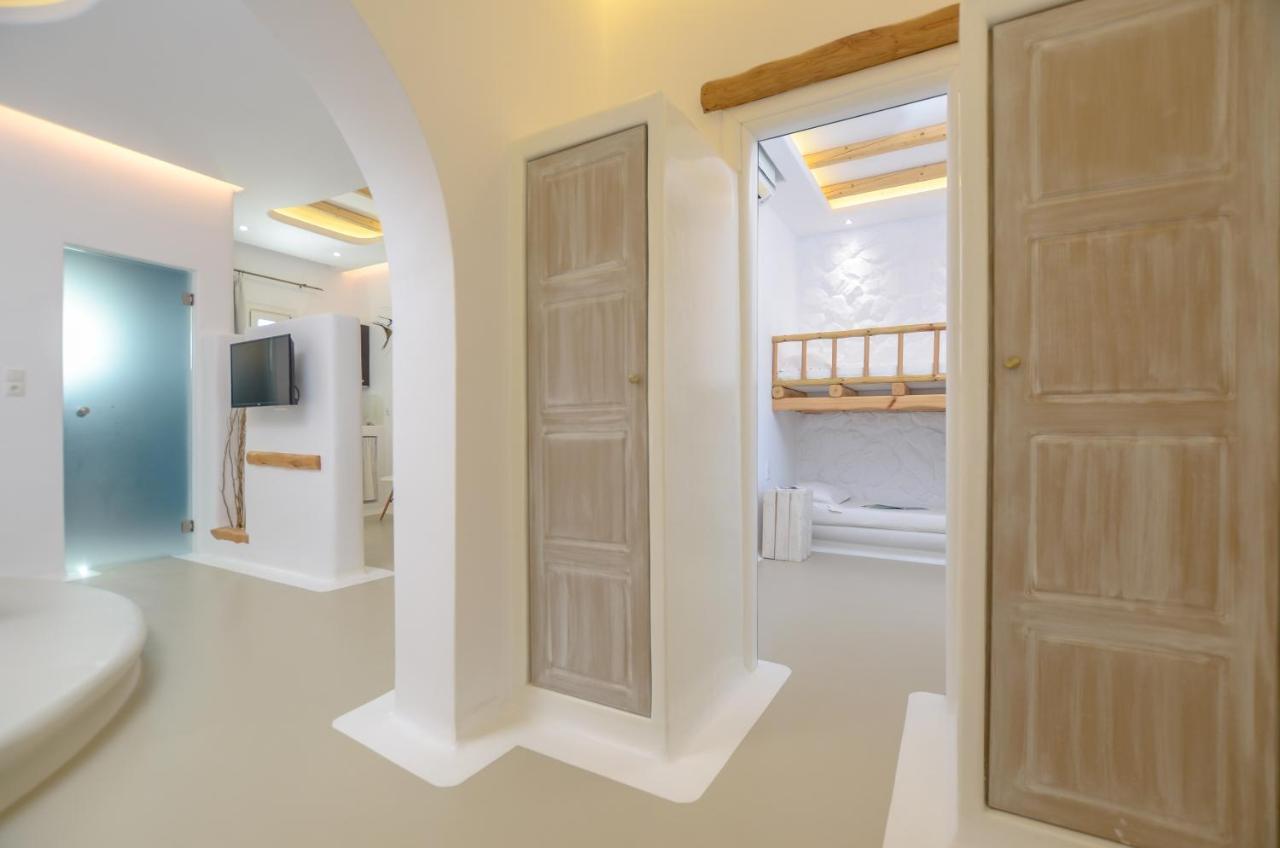 Valena Mare Suites & Apartments Plaka  Exterior photo