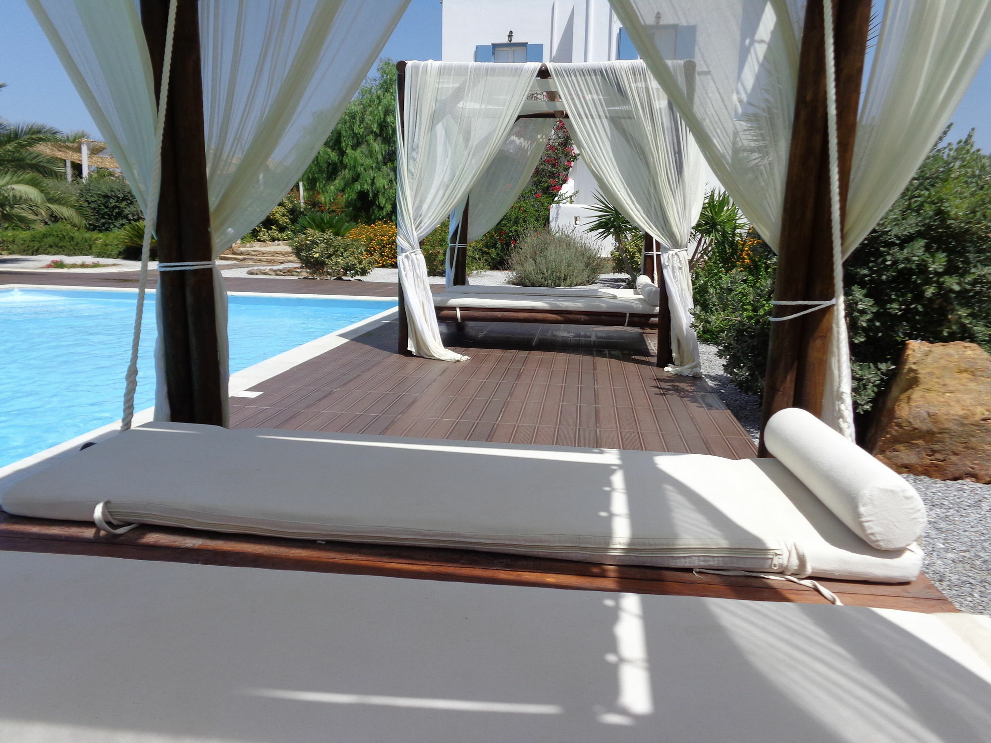Valena Mare Suites & Apartments Plaka  Exterior photo