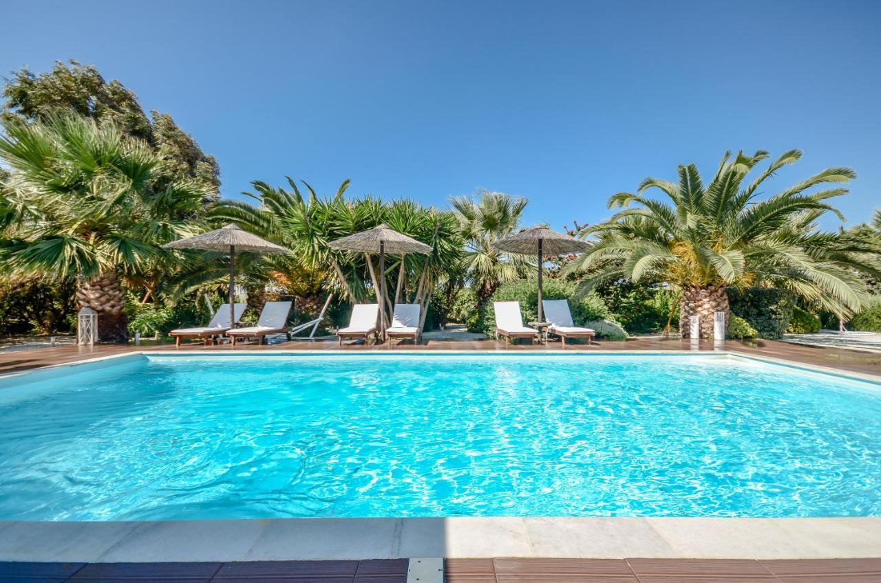 Valena Mare Suites & Apartments Plaka  Exterior photo